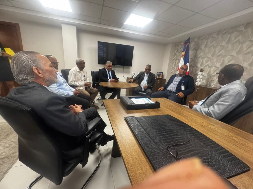 Autoridades avanzan en proceso de titulación de terrenos en Sabana Yegua